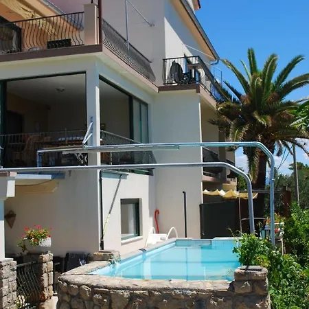 Deltas Appartmani Apartment